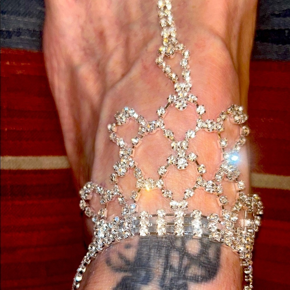Silver Rhinestone Foot Chain Jewelry/Sandals - Picture 5 of 10